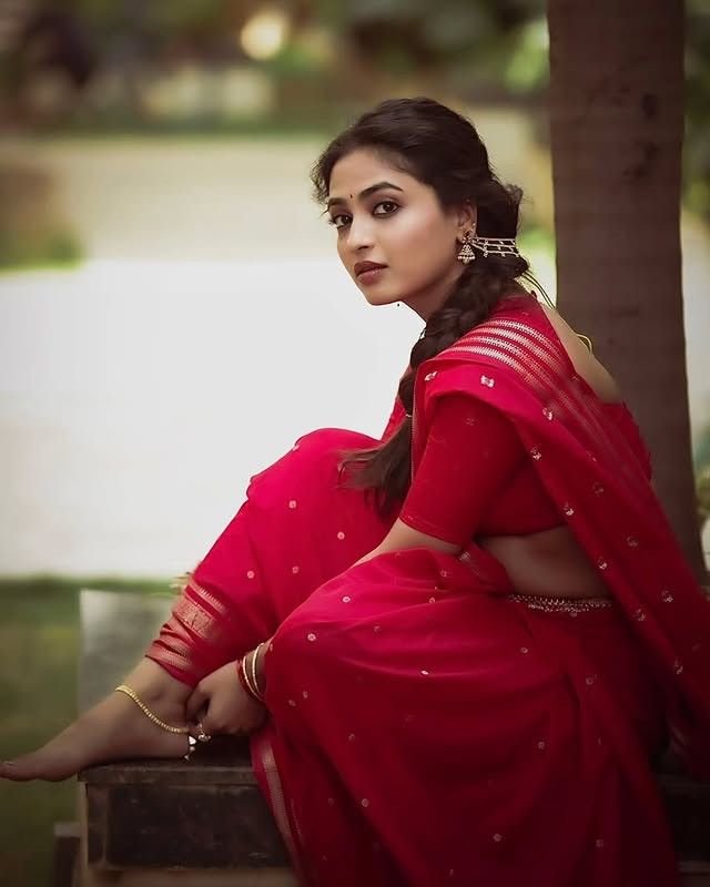 Saree Caption Telego Girls-साड़ी कैप्शन तेलुगु लड़कियाँ